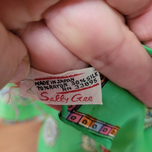 Vintage Silk and Rayon Blend Rectangular Scarf Japan Sally Gee - Picture 2 of 4